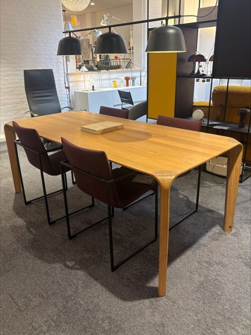 Artisan Flow tafel showroommodel