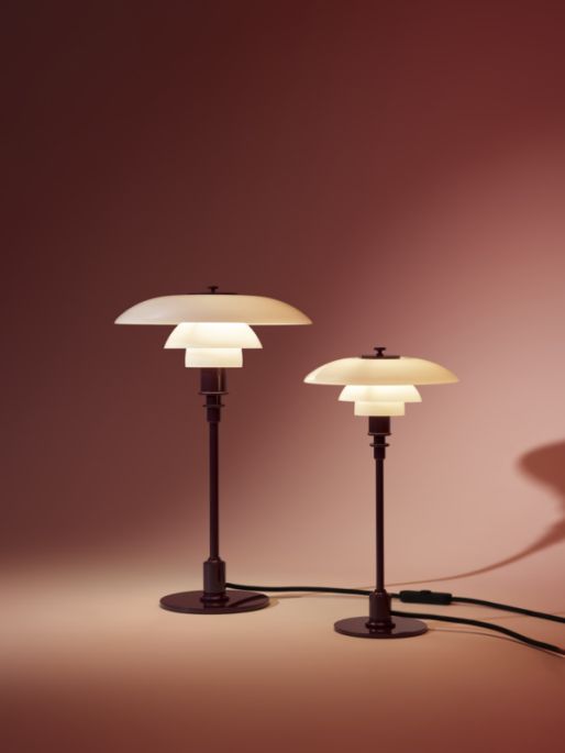 Louis Poulsen PH 2/1 en 3/2 tafellamp in Glossy Burgundy