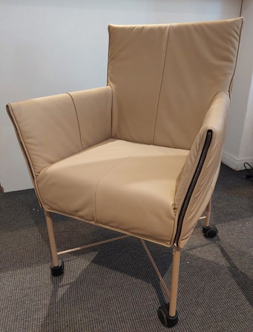 Montis Geraldine in leder Myra Clay