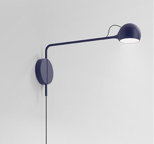 Artemide Ixa Wall wandlamp in uitvoering Blauw met snoer en stekker 