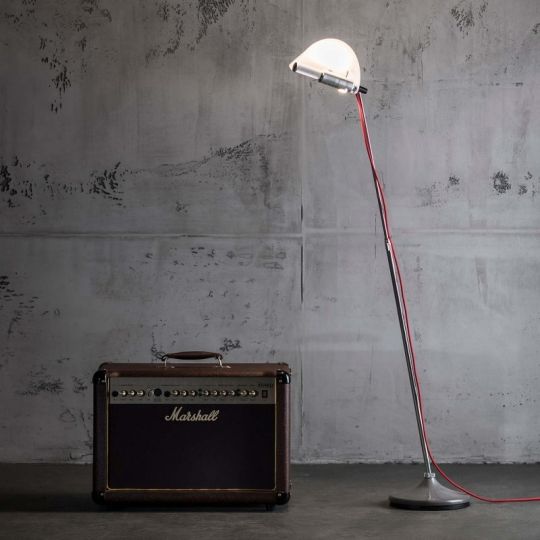 Less 'n' More Stereo vloerlamp