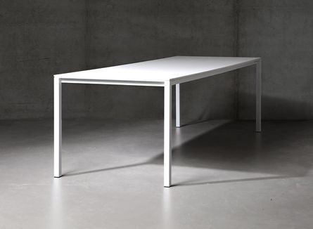 S 600: Wit gelakt frame, HPL wit blad 