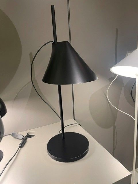 Louis Poulsen Yuh Tafellamp Zwart showroommodel