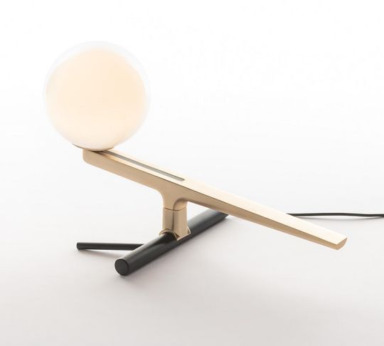 Artemide Yanzi Table